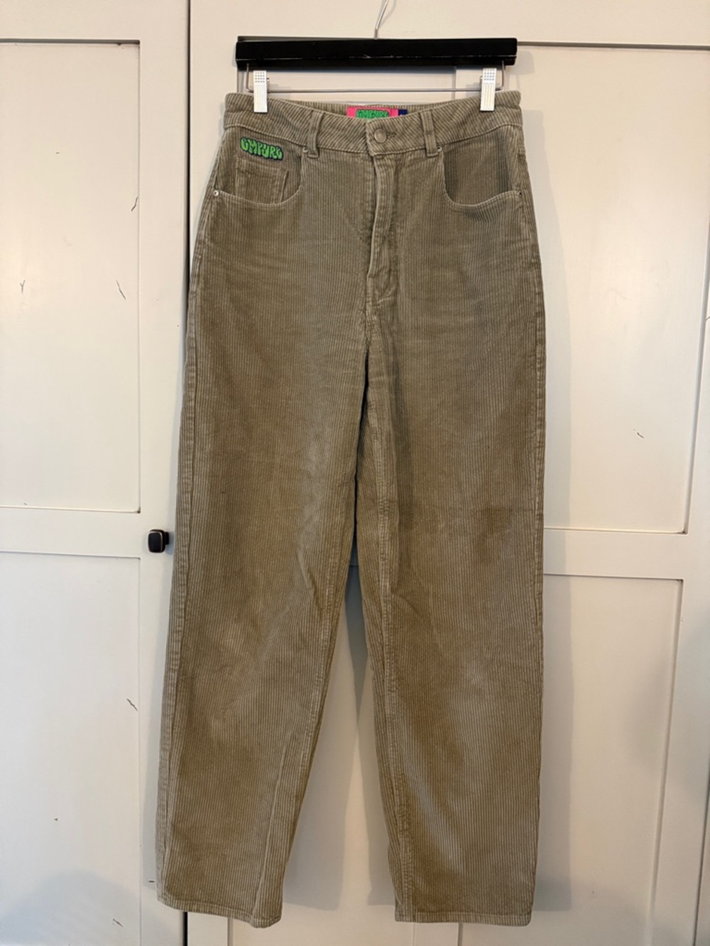 Like New Empyre women’s size 8 cords, Olive green/tan color, 31” inseam